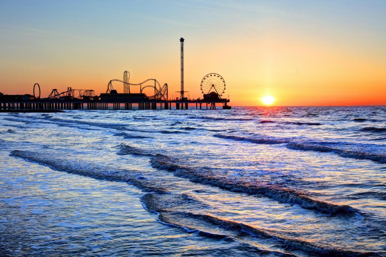 Beachfront Haven Galveston Bagian luar foto